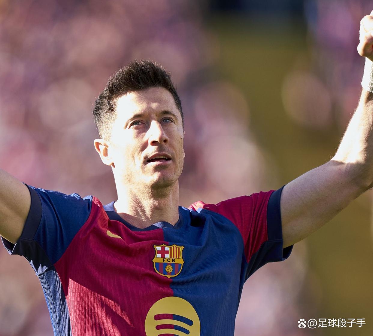 马赛绝杀曼城，莱万高光表现