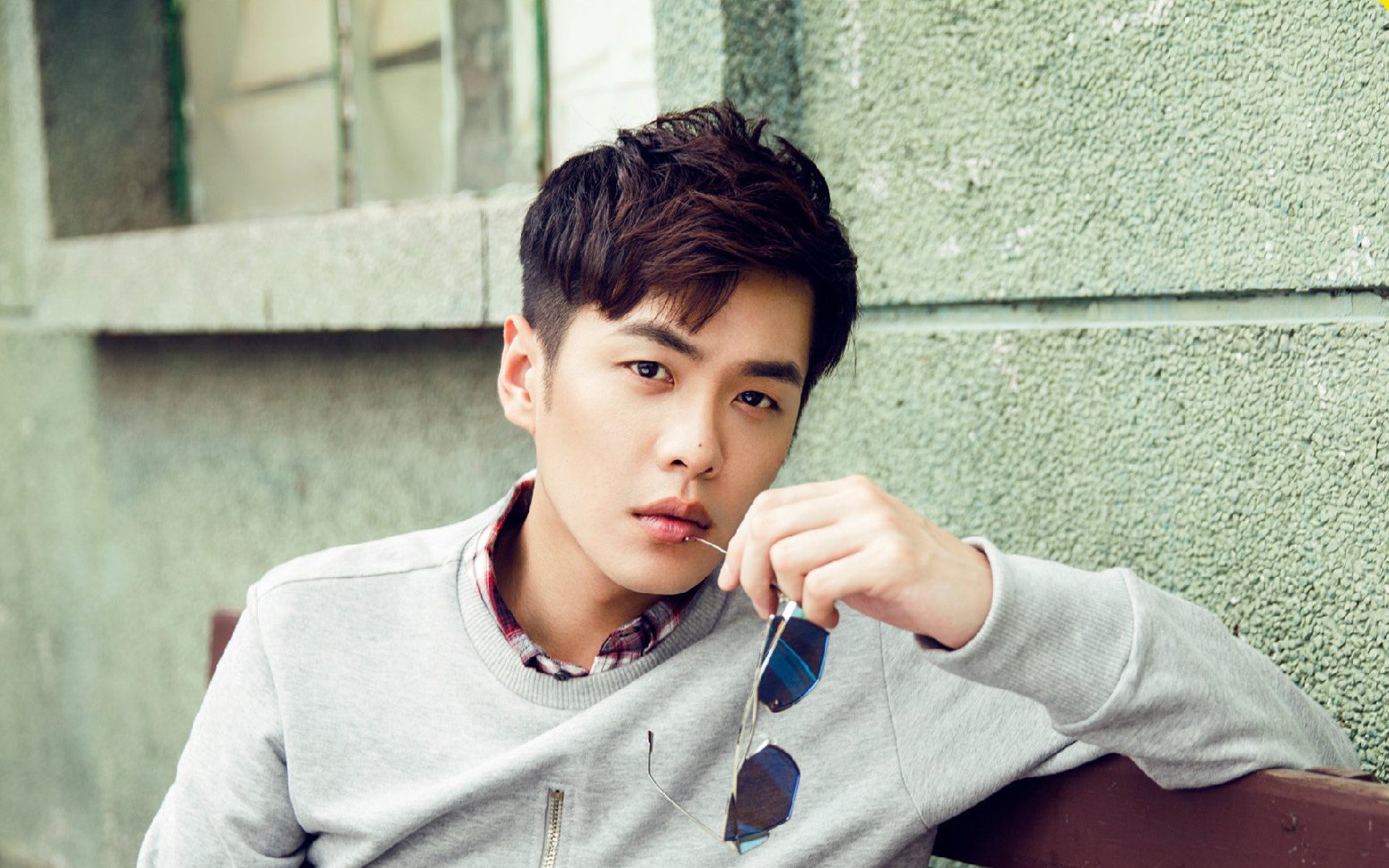 爱游戏官网-燃烧的攻防转换，哈利伯顿末节惊雷，湖人决胜局带走山西队