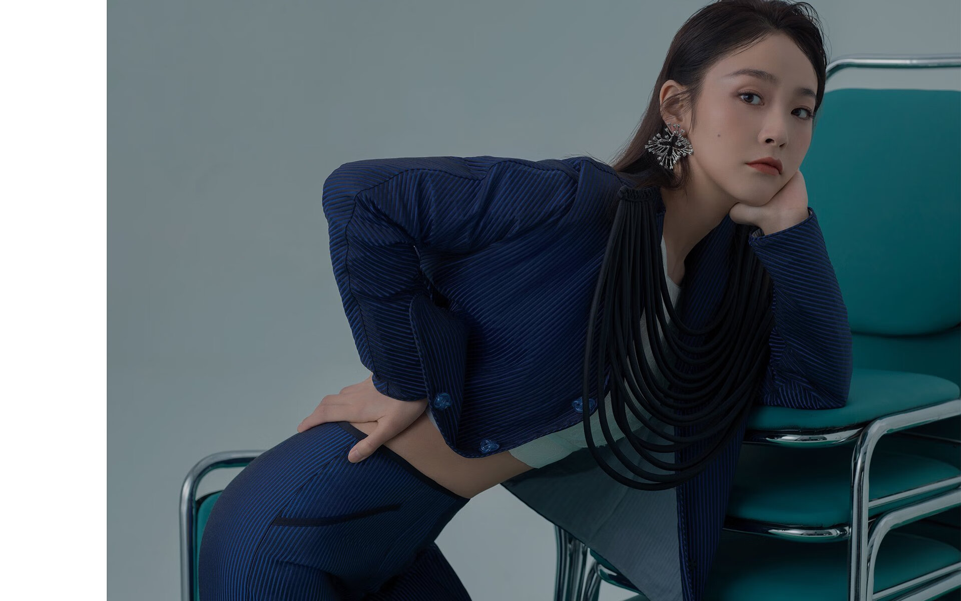 爱游戏2026-四强争锋，2026世界杯B组生死战，伊朗铁骑碾压波兰，范戴克王者归来，替补奇兵一剑封喉